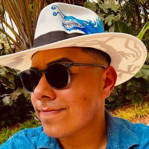 Meet your Posher, Emanuel